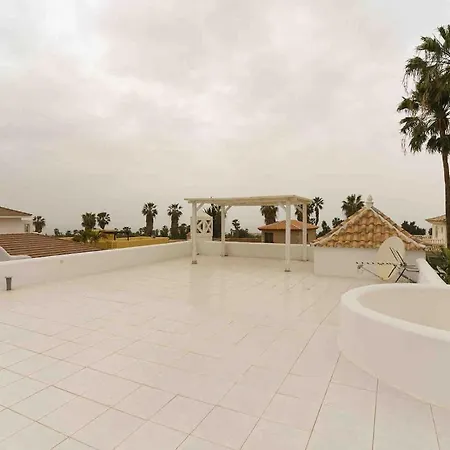 Tenerife Golf Adeje 别墅 *